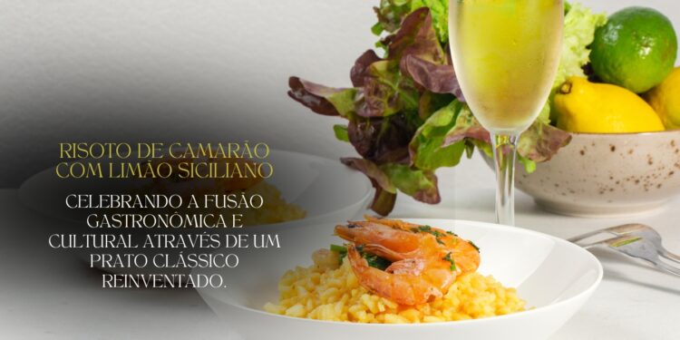 Prato de risoto de camarão com limão siciliano acompanhado de salada e uma taça de vinho branco